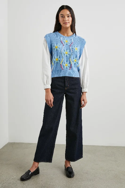 TESS SWEATER - BLUE CABLE DAISIES